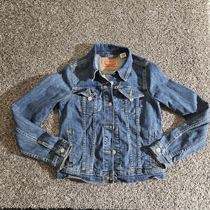 Levi's Denim Jacket Womens Small Trucker Style Blue Cotton Blend